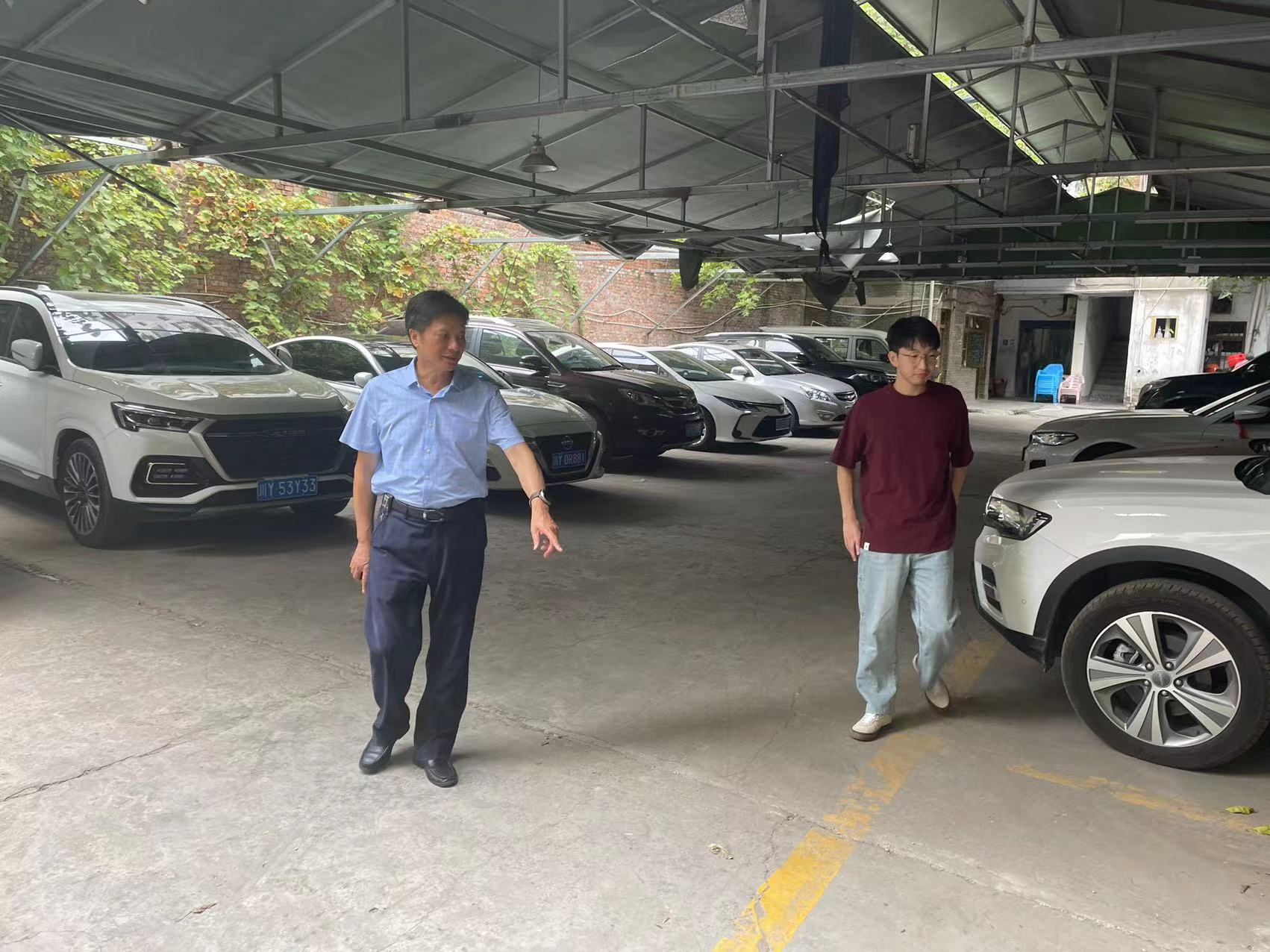 集團(tuán)黨委書記、董事長許大政深入 “包?！鄙鐓^(qū)開展創(chuàng)文督導(dǎo)工作